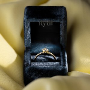 Zásnubný prsteň LOVE 107